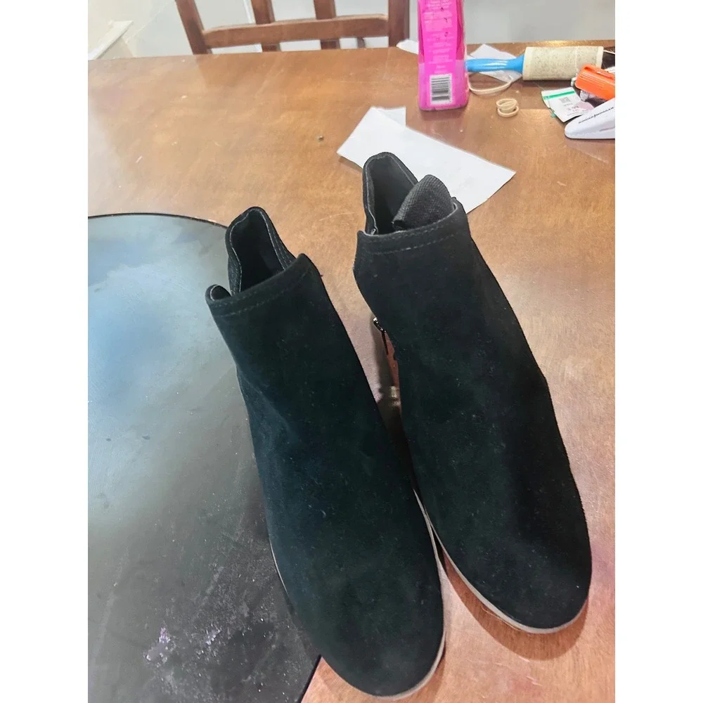 Crown and Ivy Ankle Boots Women 10W Black Excellent Suede Low Block Heel Zipper
